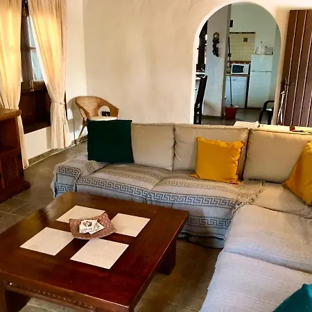 Villa Flora Lajares